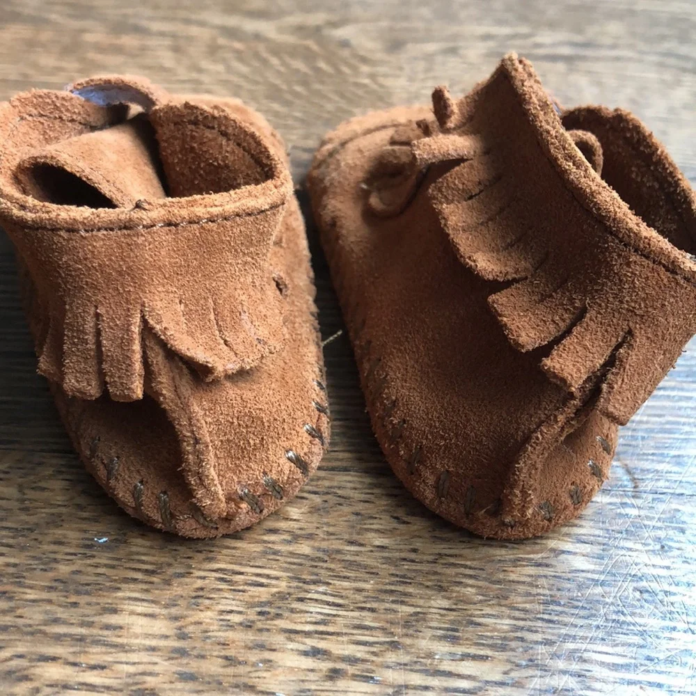Minnetonka Baby Suede Velcro Moccasin Booties, Size 3